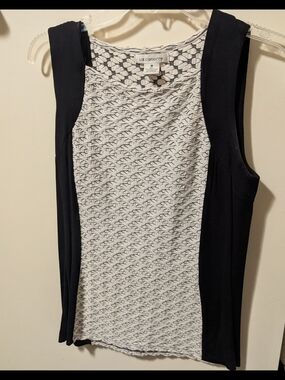 Liz Claiborne White and Black Textured Knit Sleeveless Top